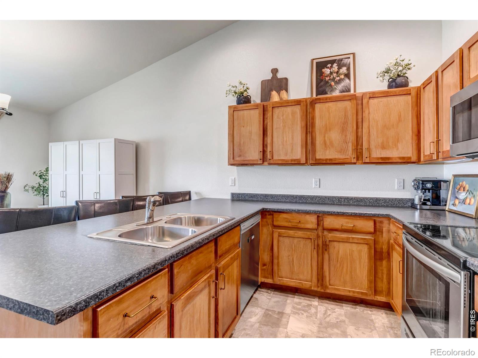 945 Maplebrook Drive