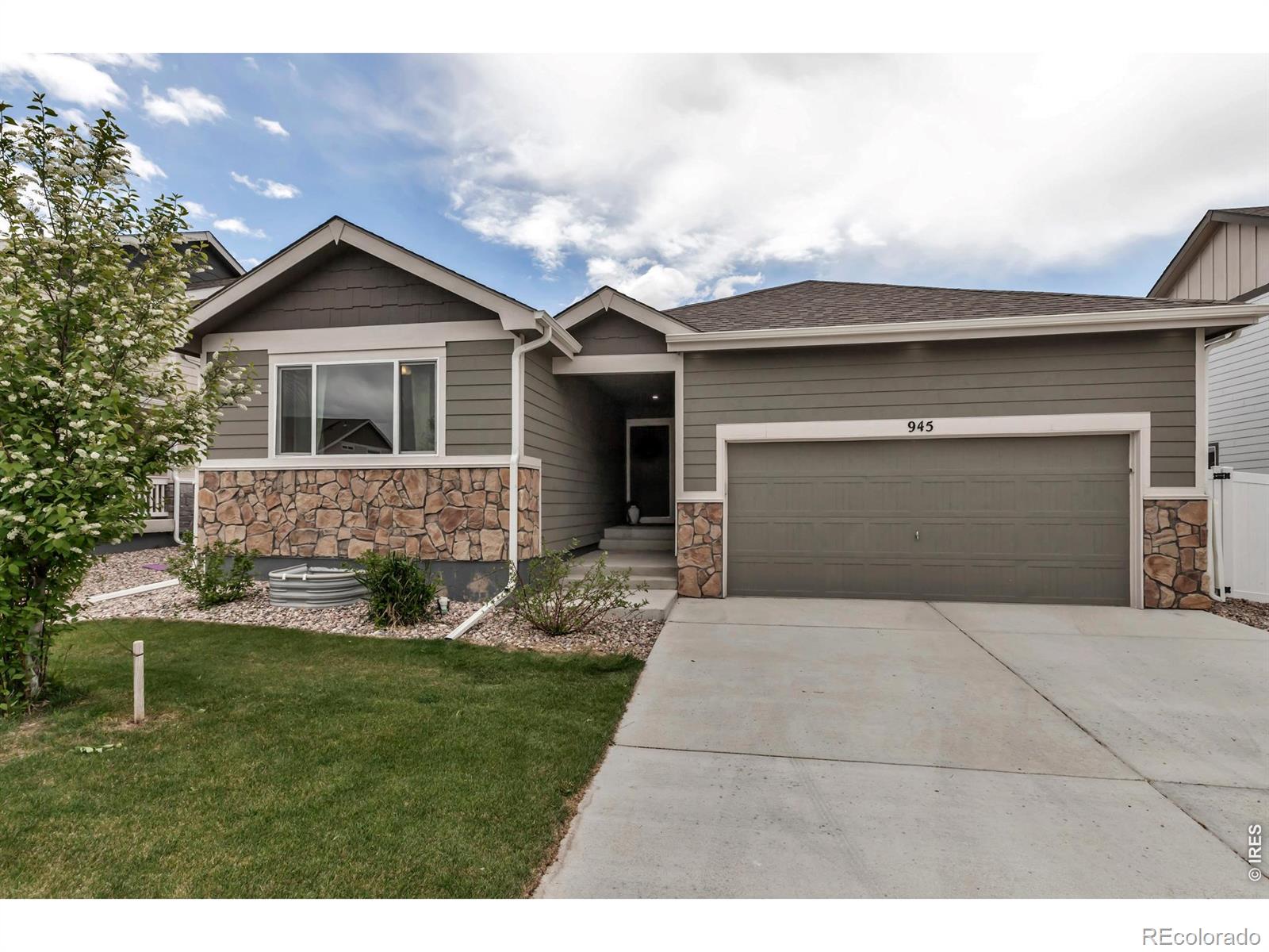 945 Maplebrook Drive