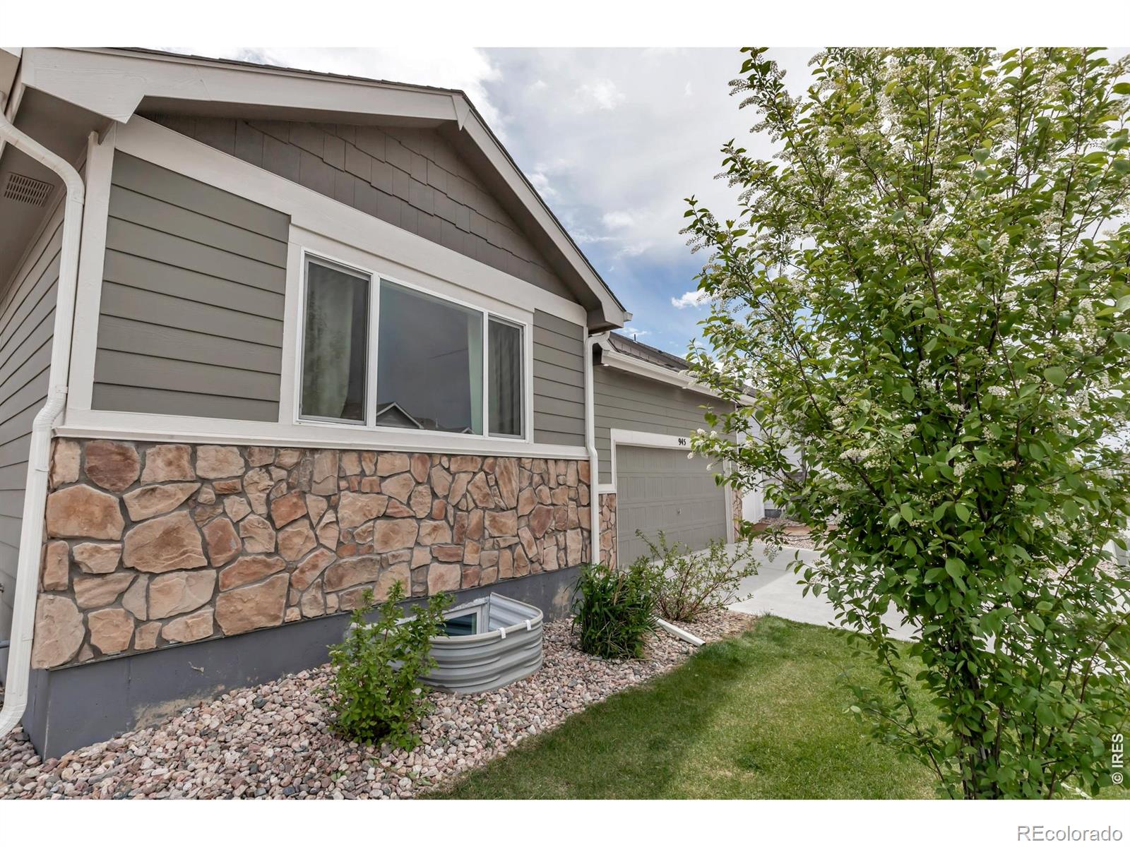 945 Maplebrook Drive
