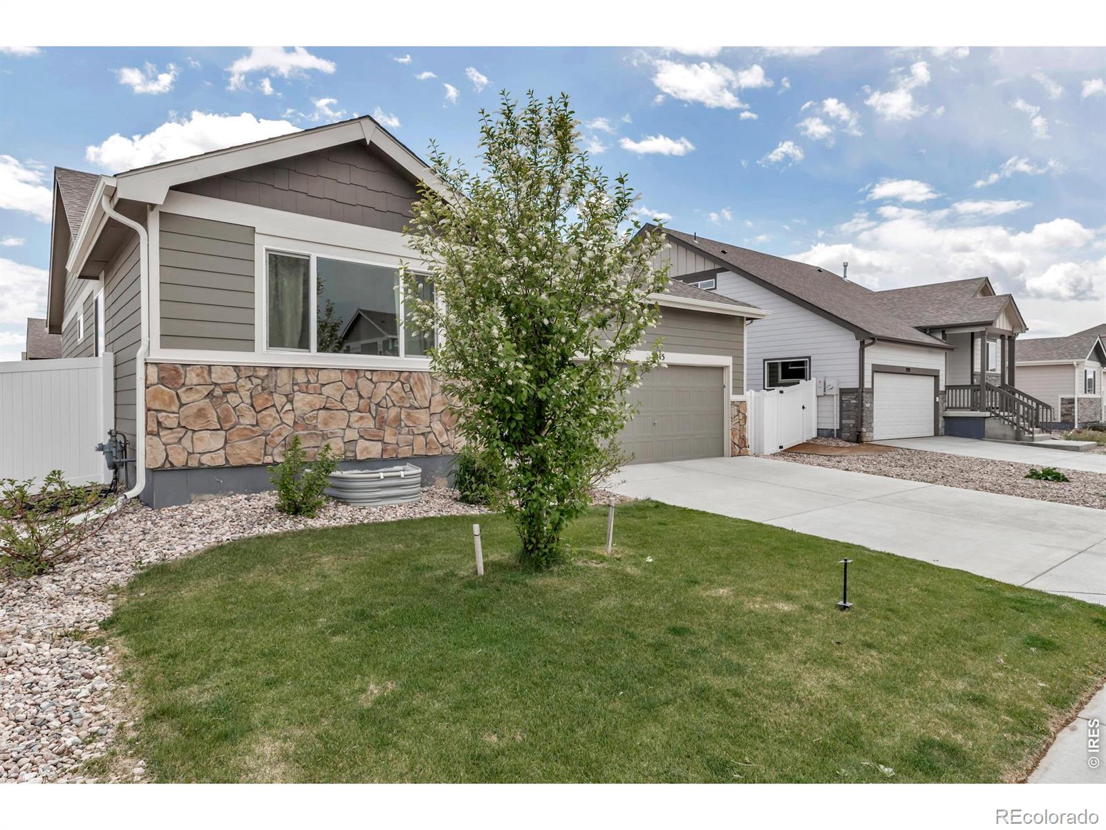 945 Maplebrook Drive