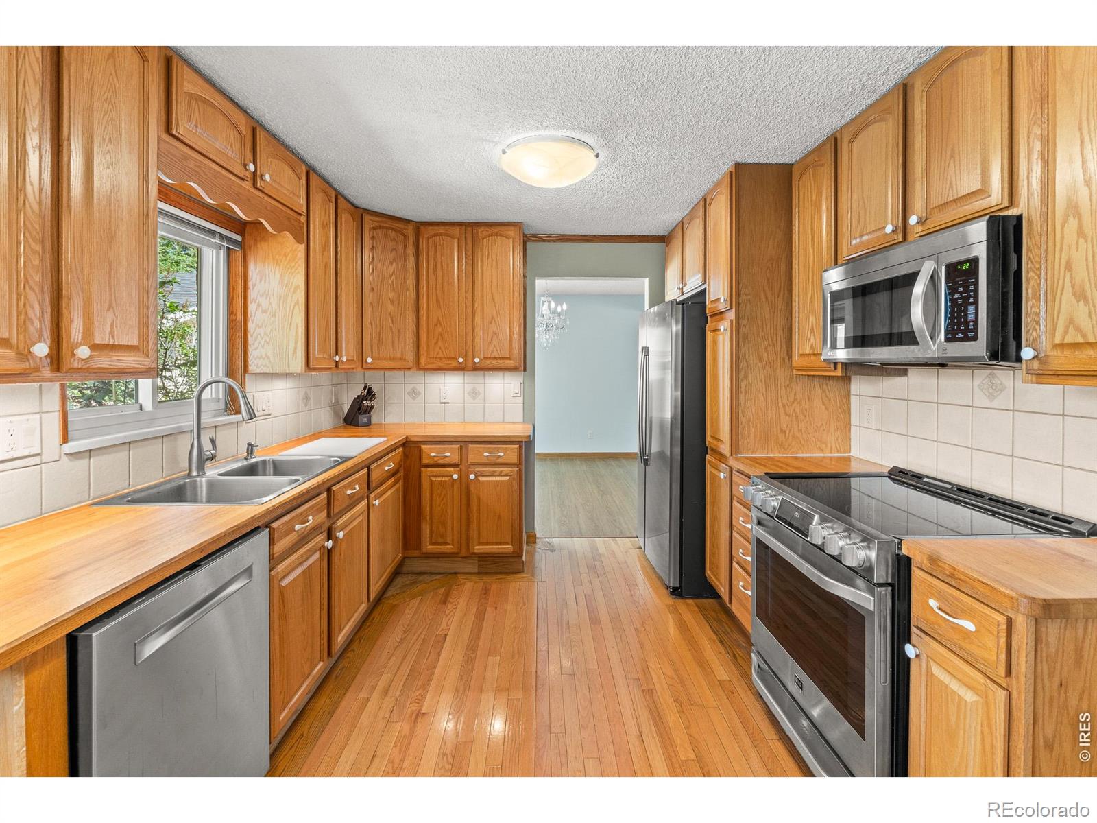 2709 W 17th Street