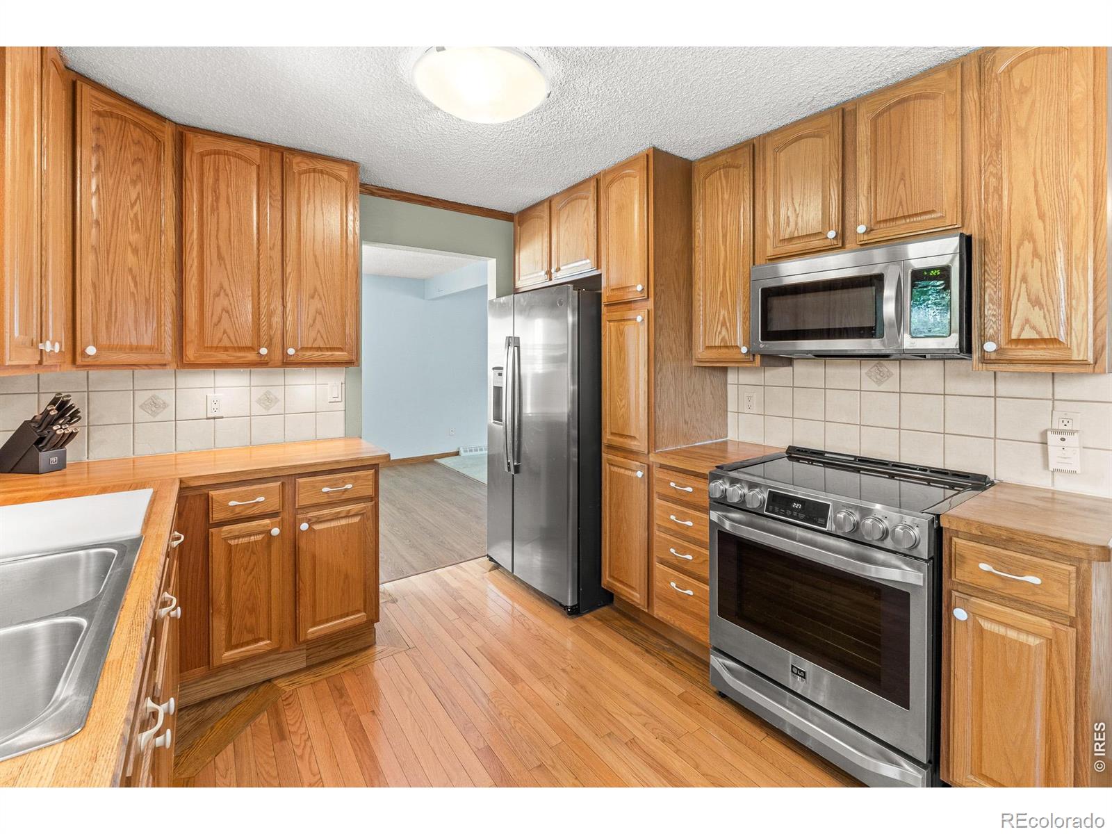 2709 W 17th Street