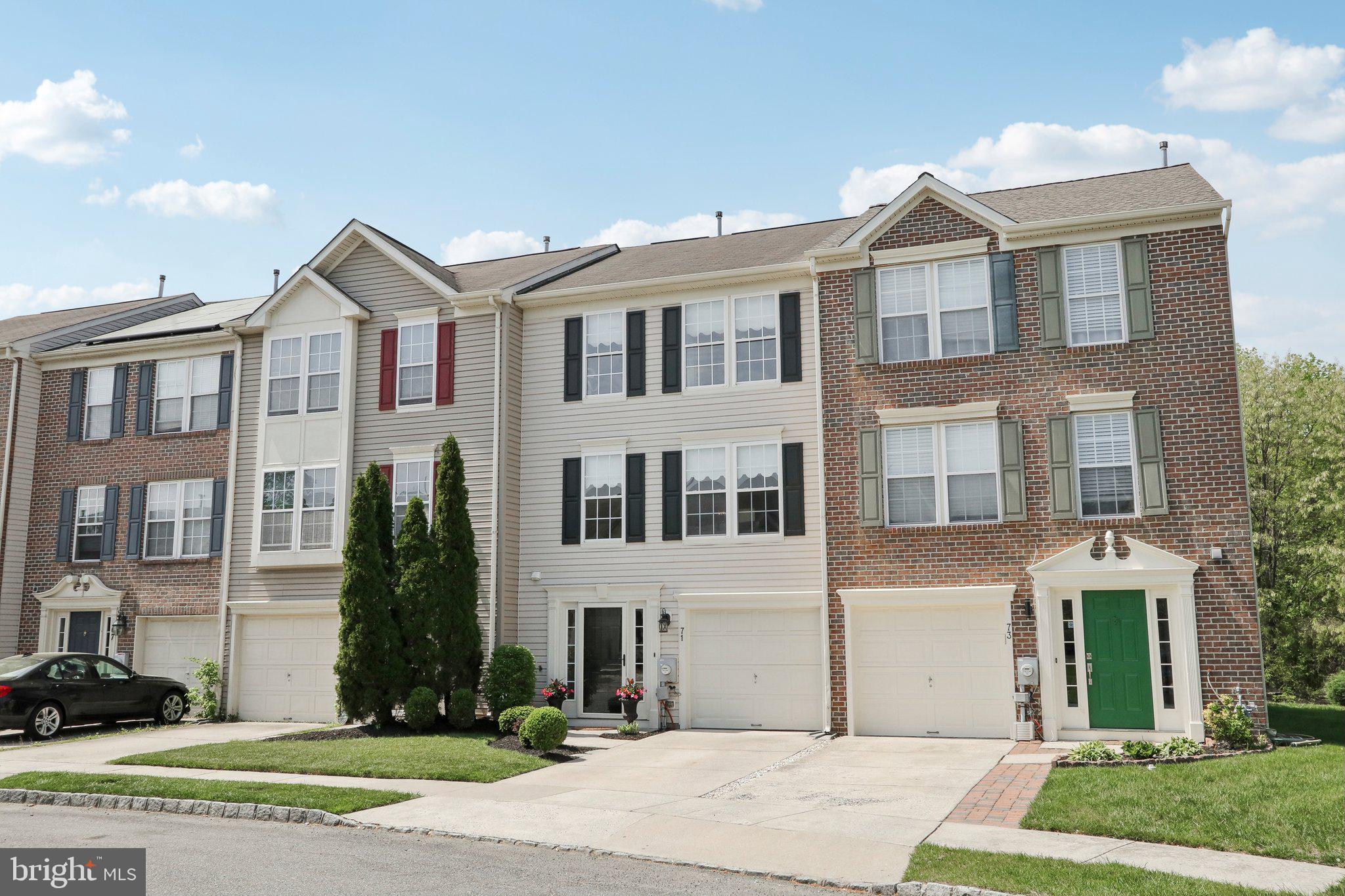 71 Clemens Ln