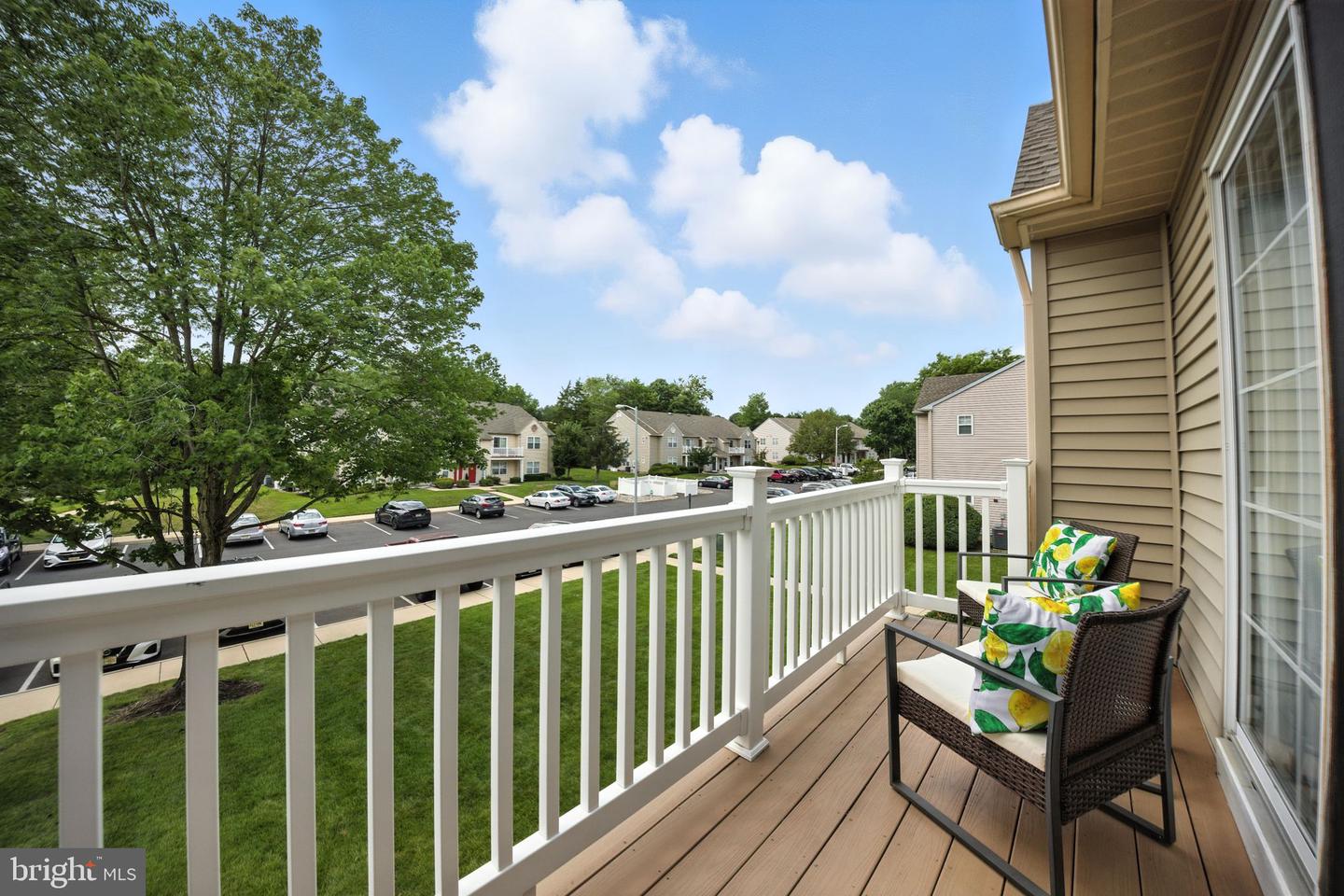 84 Crestmont Dr