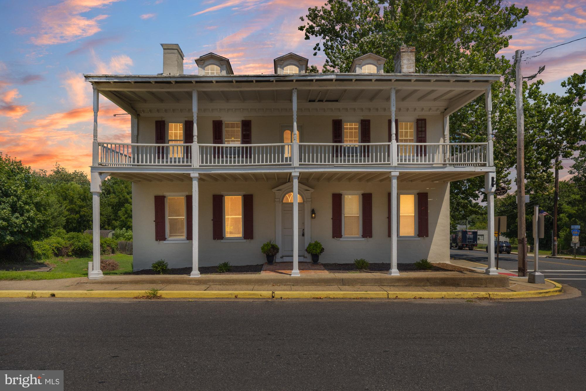 4 N GREENWICH STREET