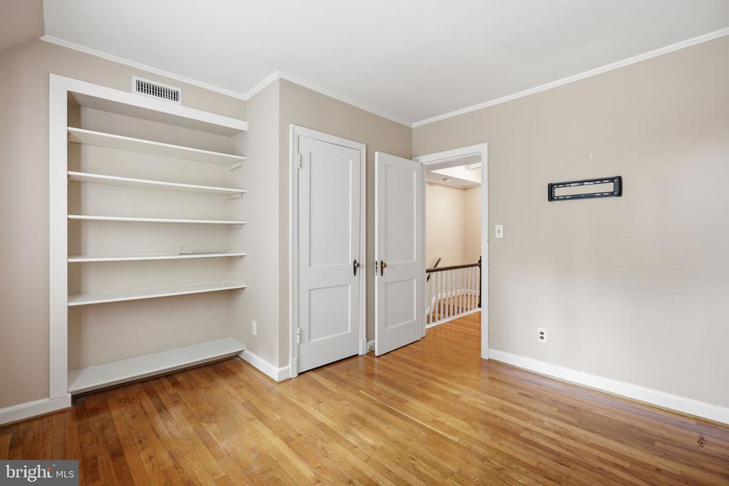 2700 S 16TH STREET S 676