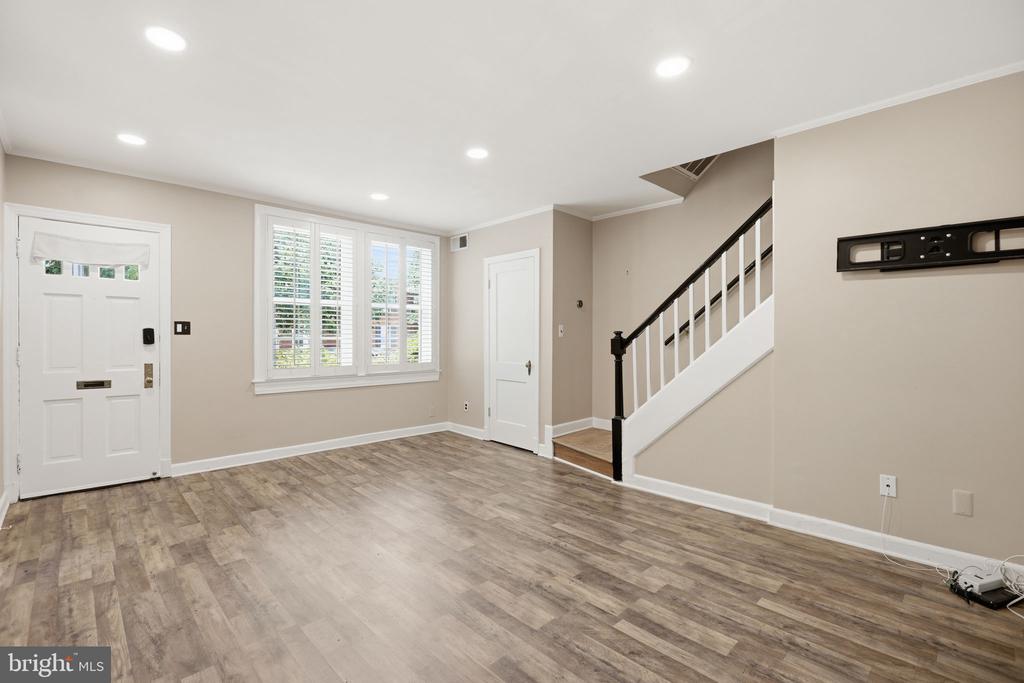2700 S 16TH STREET S 676