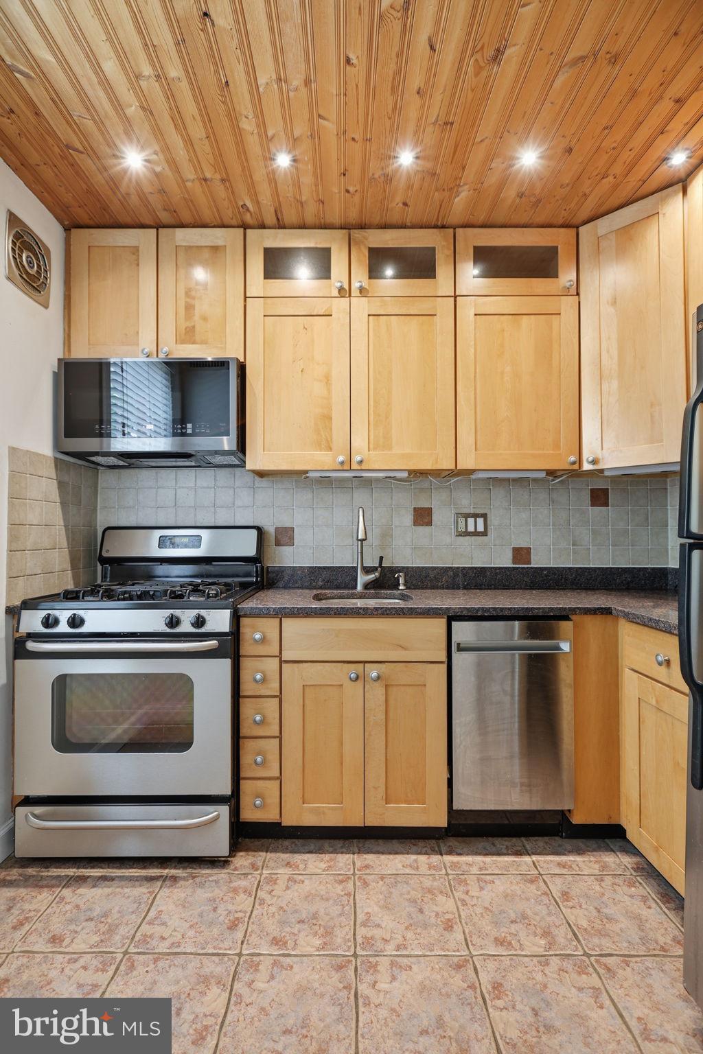 2700 S 16TH STREET S 676