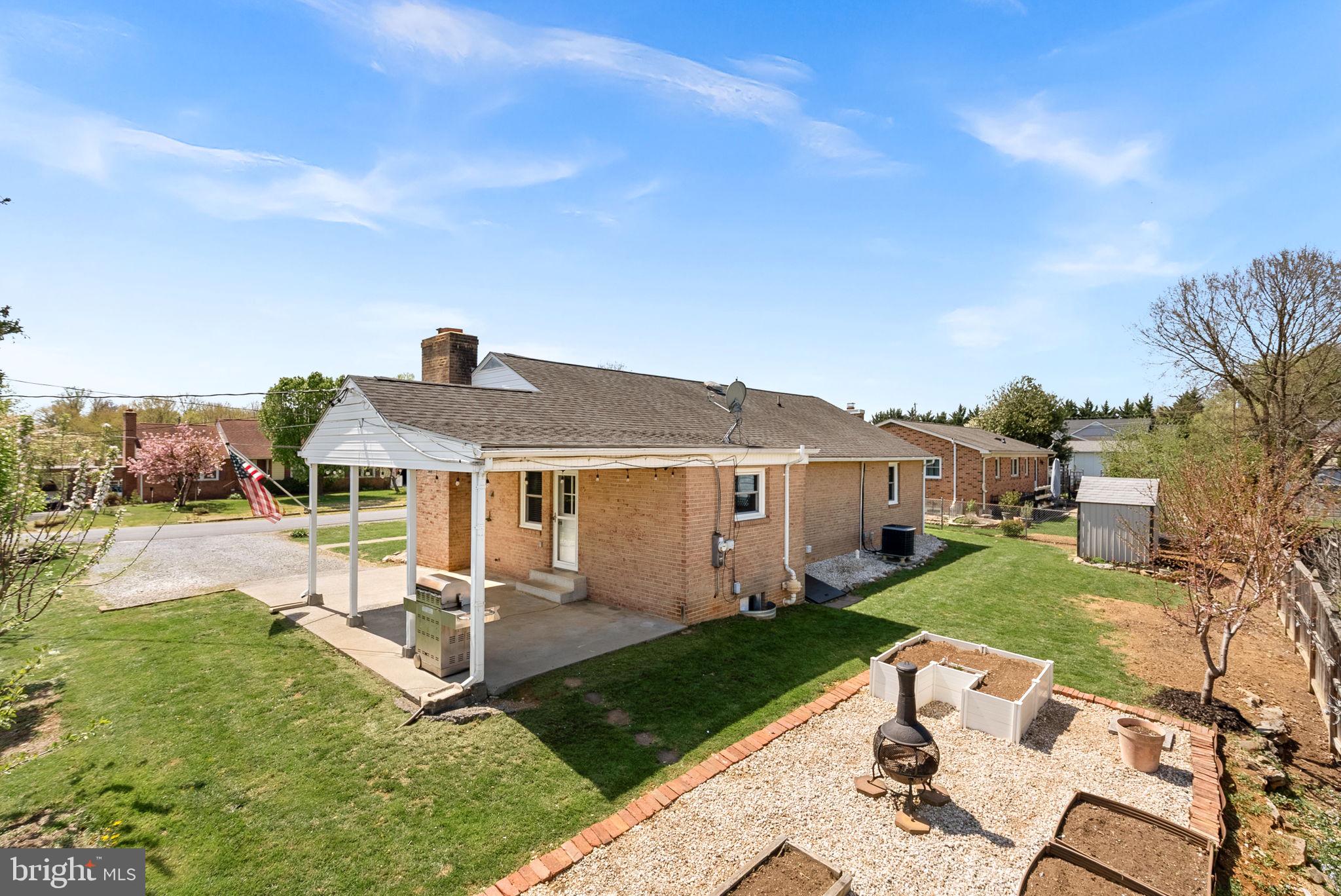 4 ROCKCROFT DRIVE