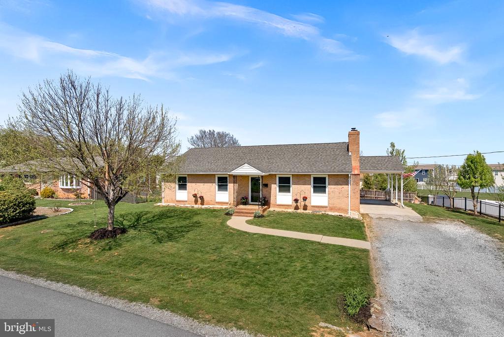 4 ROCKCROFT DRIVE