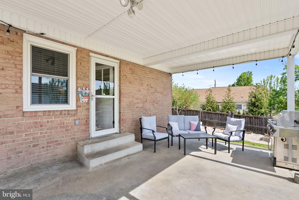 4 ROCKCROFT DRIVE