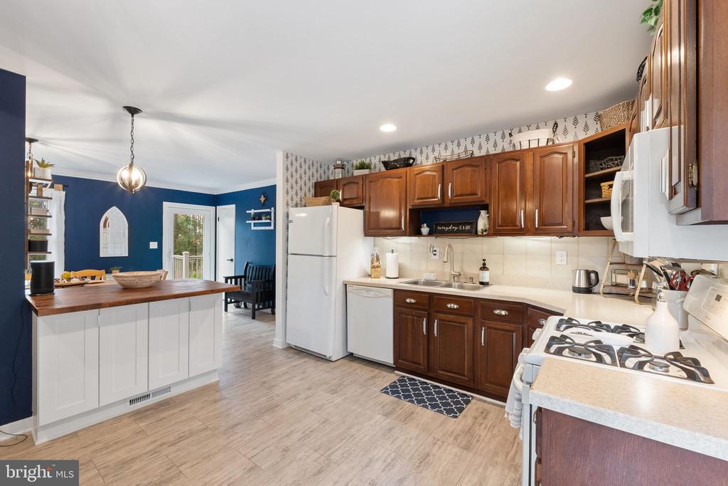 32651 MOUNT WEATHER ROAD