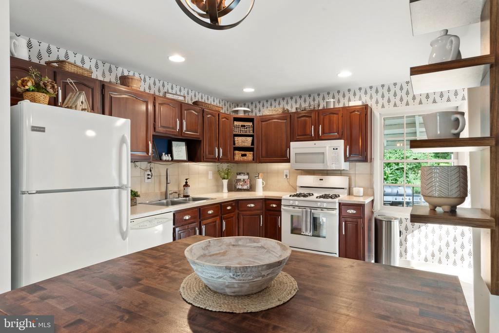 32651 MOUNT WEATHER ROAD