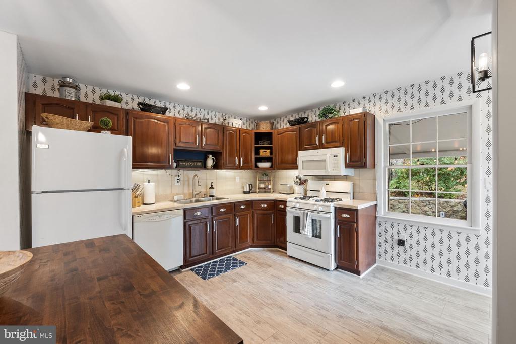 32651 MOUNT WEATHER ROAD