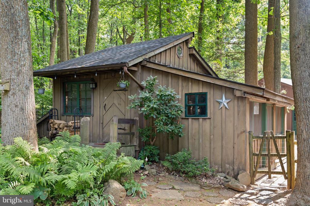 32651 MOUNT WEATHER ROAD