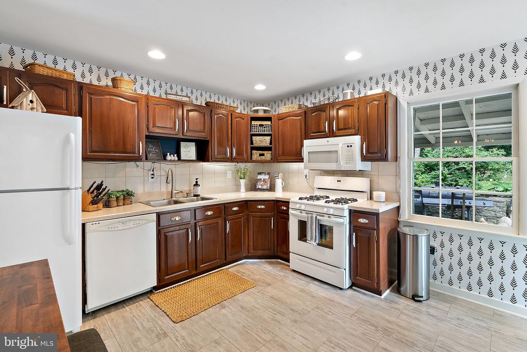 32651 MOUNT WEATHER ROAD