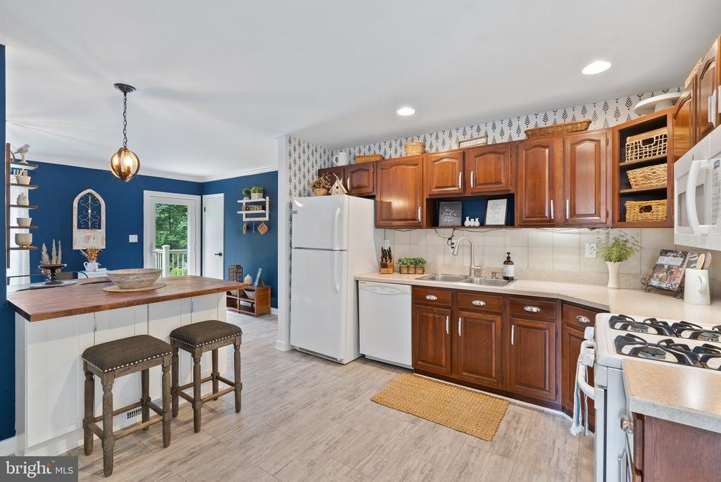 32651 MOUNT WEATHER ROAD