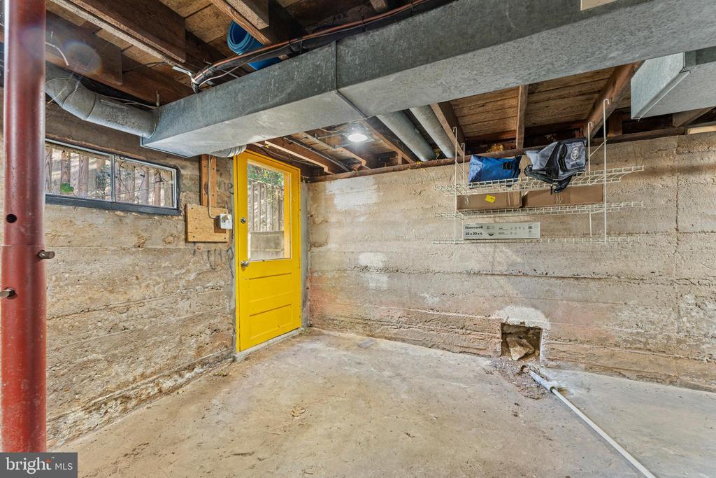 7401 FILLY LANE