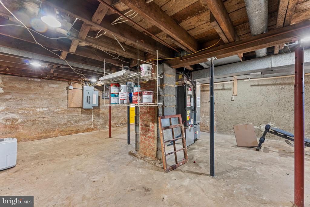 7401 FILLY LANE