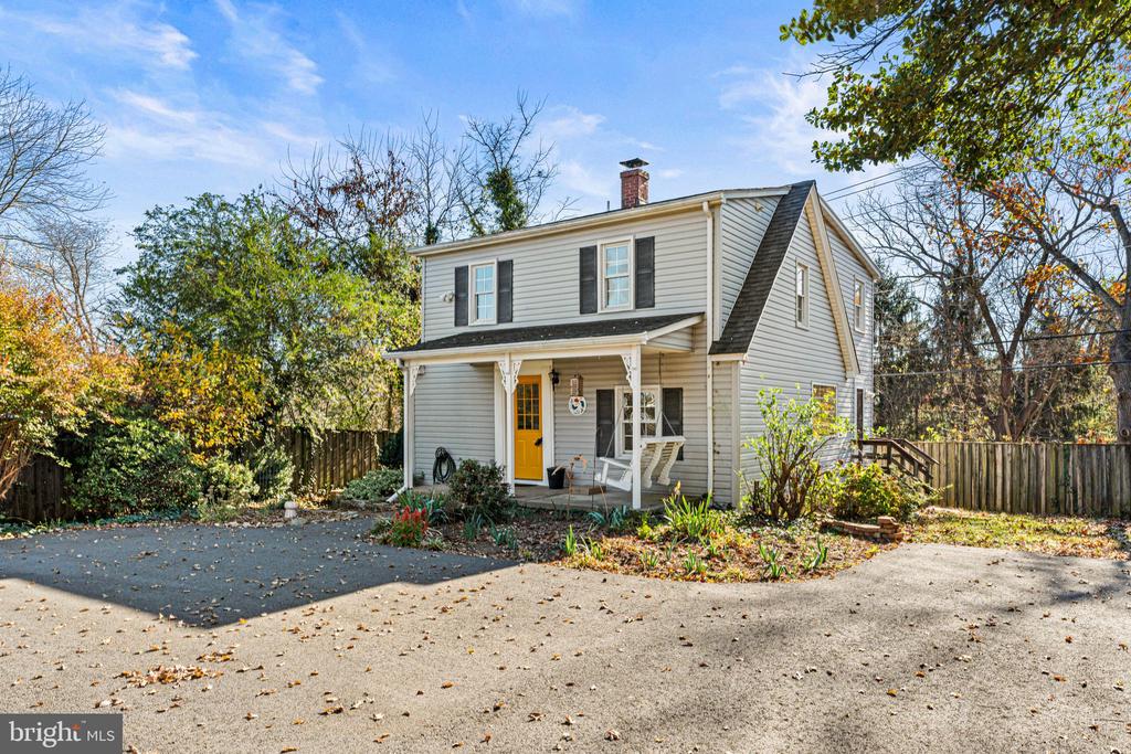 7401 FILLY LANE