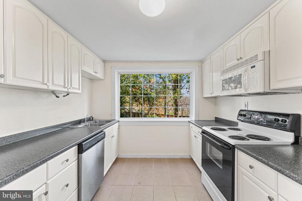 7401 FILLY LANE