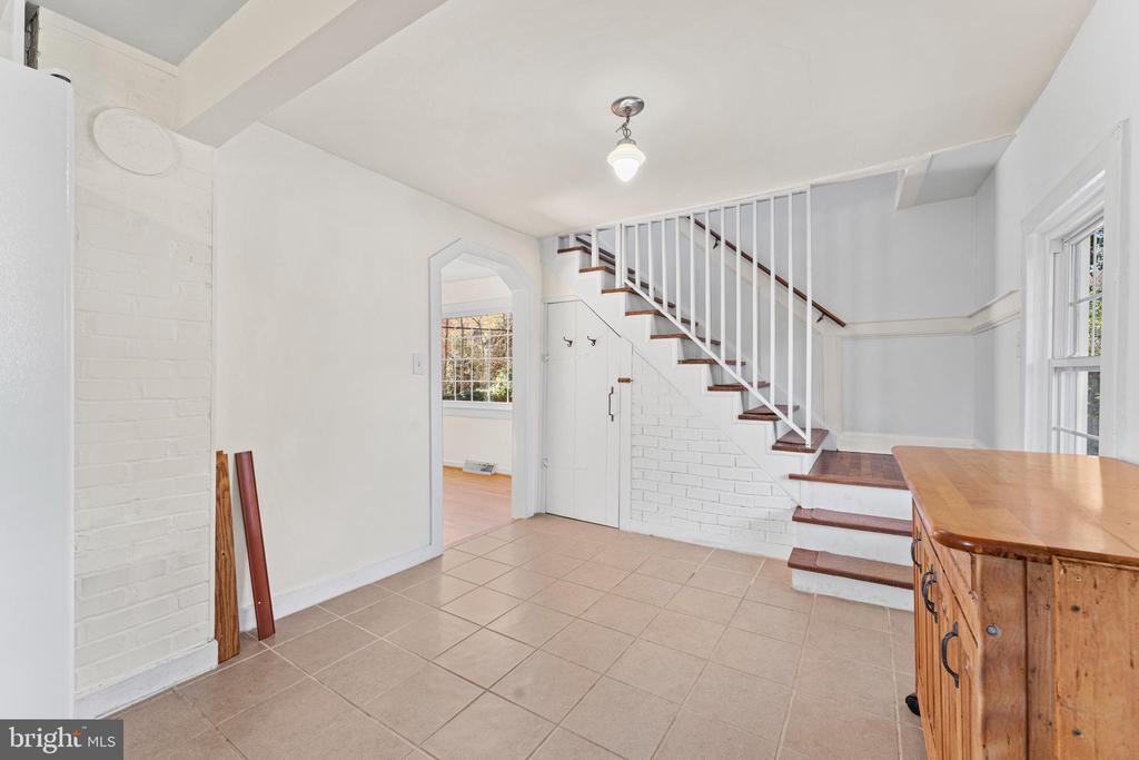 7401 FILLY LANE