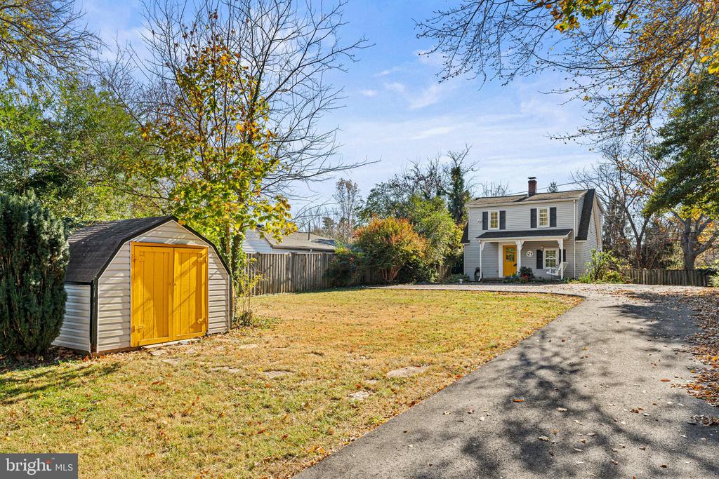 7401 FILLY LANE