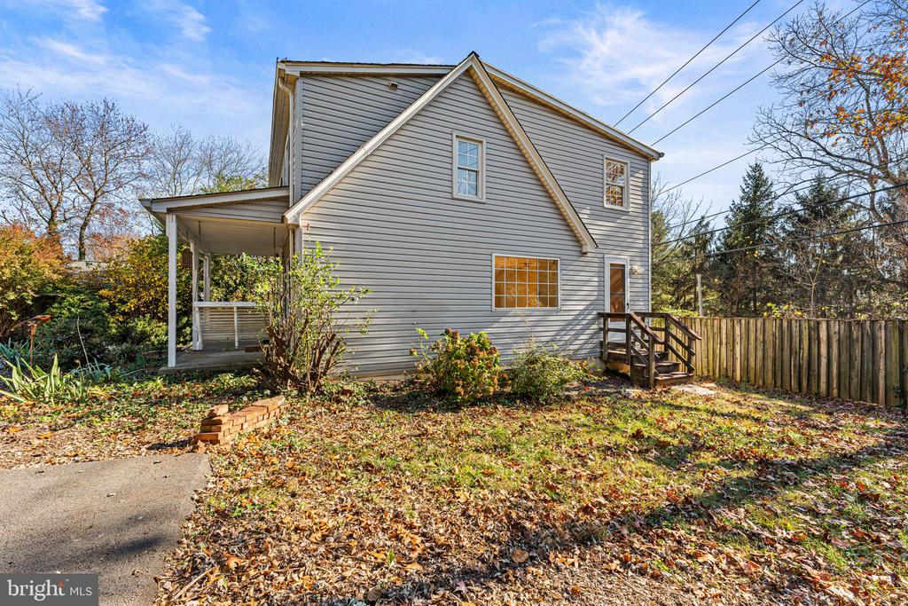 7401 FILLY LANE