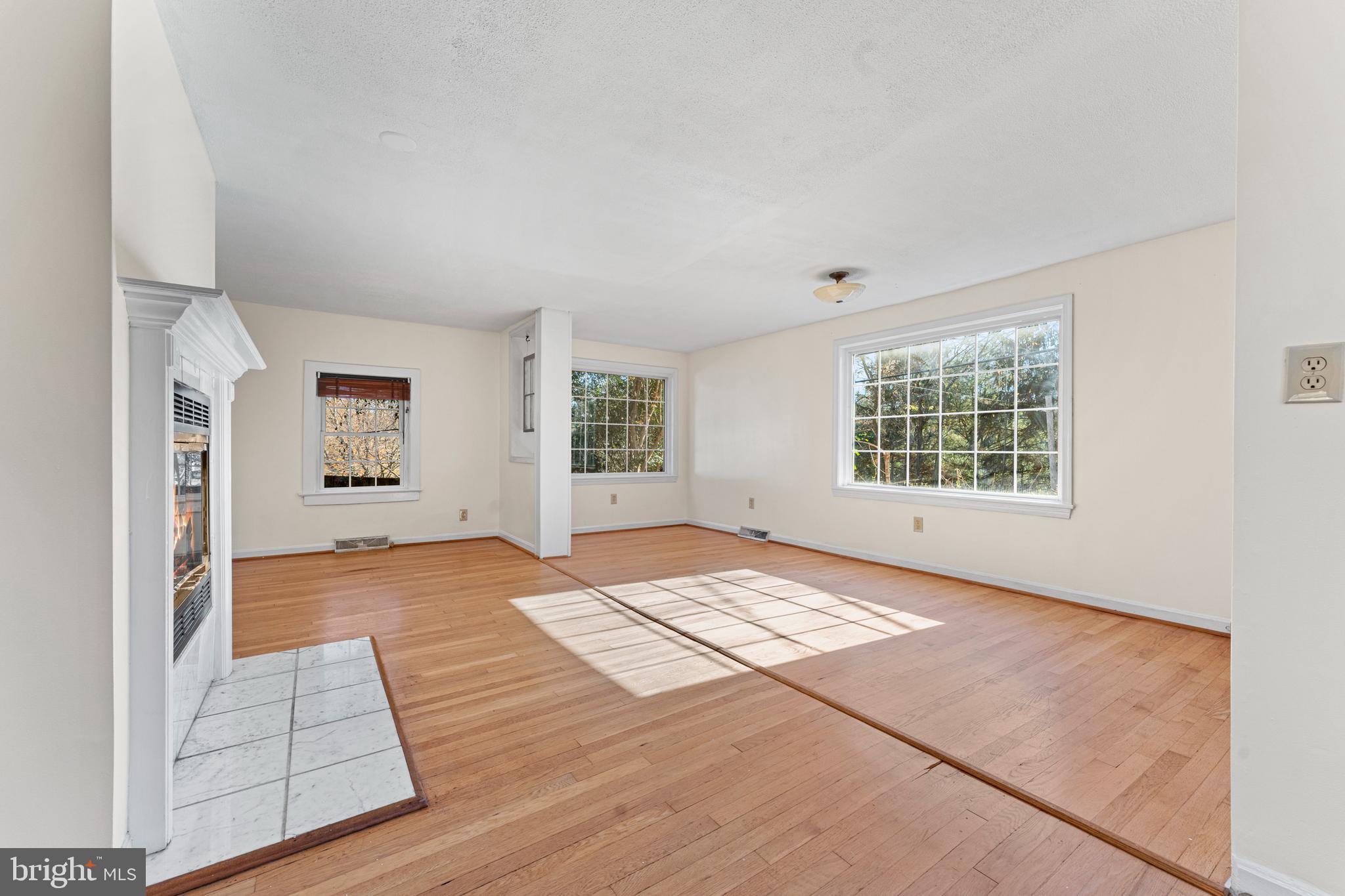 7401 FILLY LANE