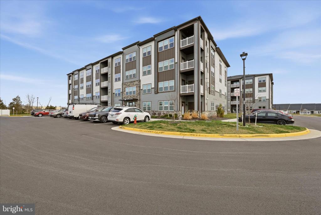 151 MCCORMICK CIRCLE Unit: 105