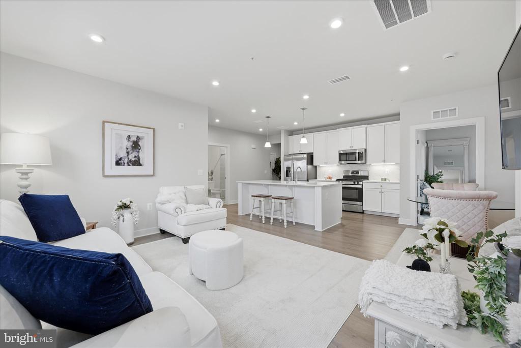 151 MCCORMICK CIRCLE Unit: 105