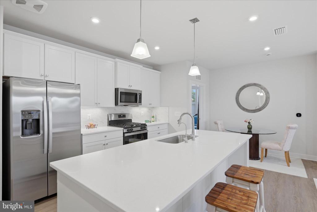 151 MCCORMICK CIRCLE Unit: 105