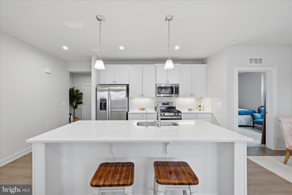 151 MCCORMICK CIRCLE Unit: 105