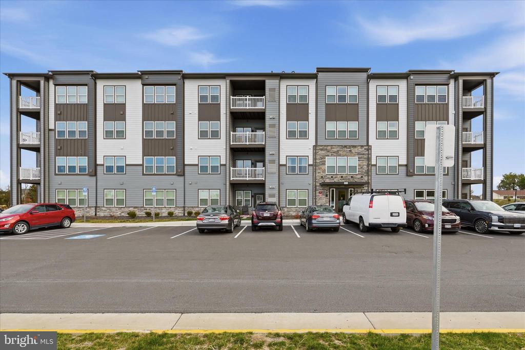151 MCCORMICK CIRCLE Unit: 105