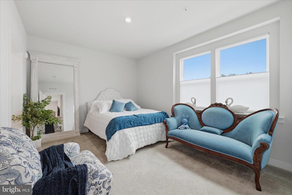 151 MCCORMICK CIRCLE Unit: 105