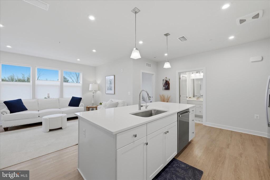 151 MCCORMICK CIRCLE Unit: 105