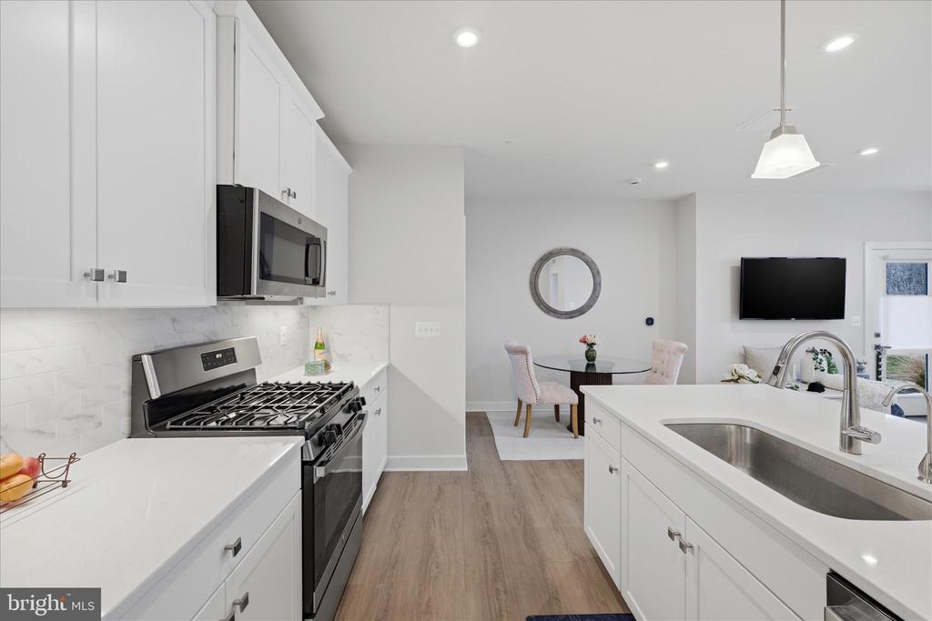 151 MCCORMICK CIRCLE Unit: 105