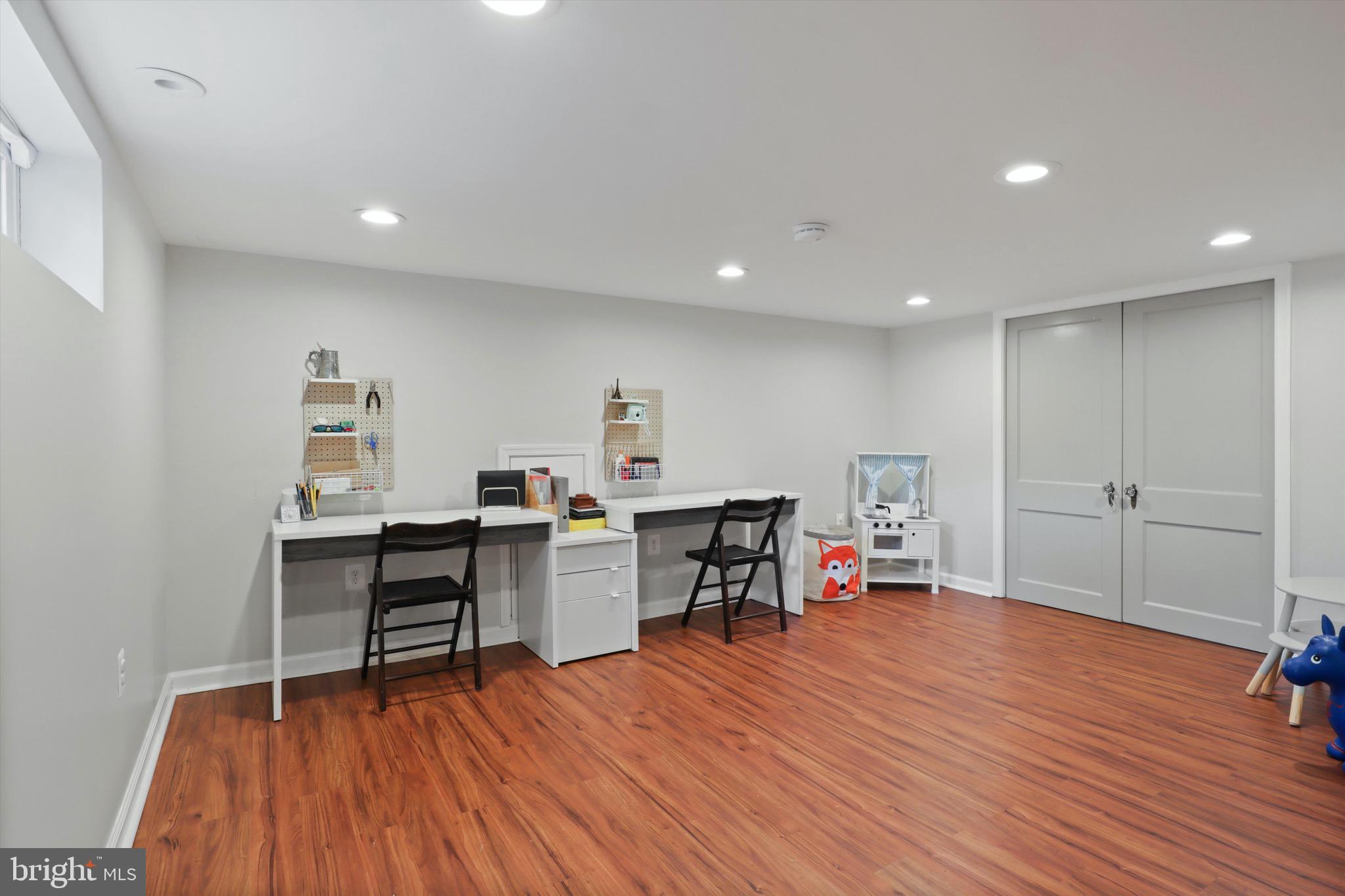 6421 S KINGS HIGHWAY