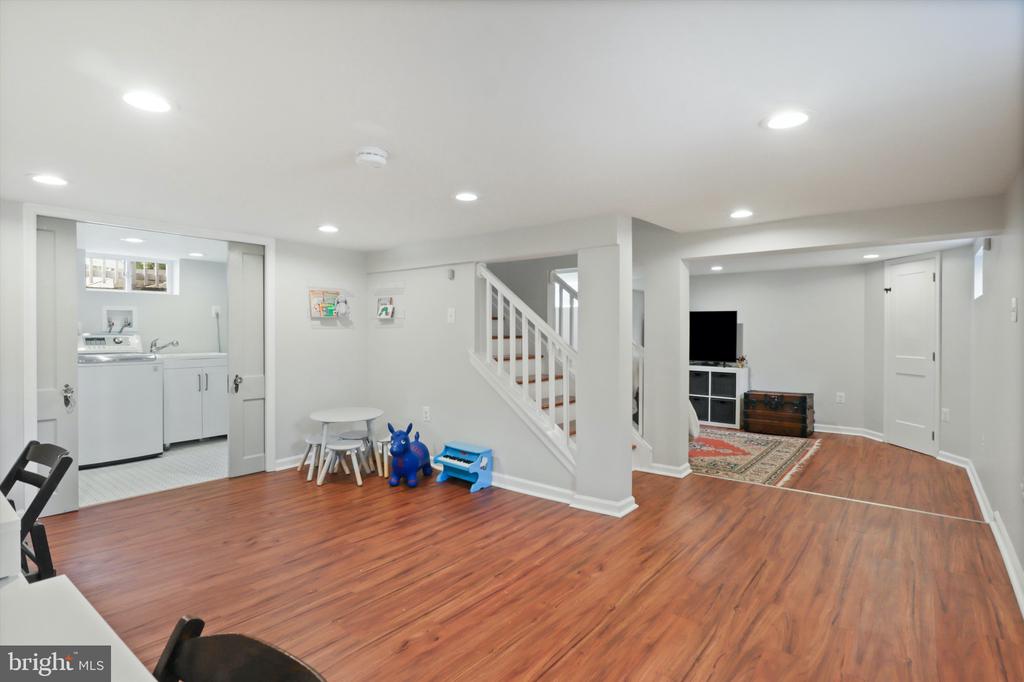 6421 S KINGS HIGHWAY