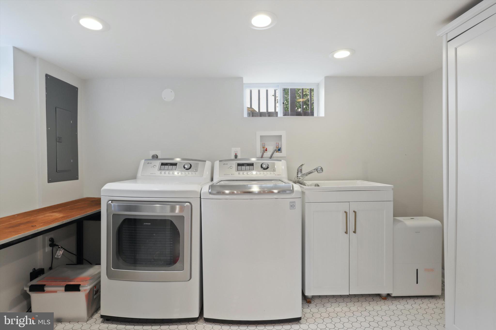 6421 S KINGS HIGHWAY