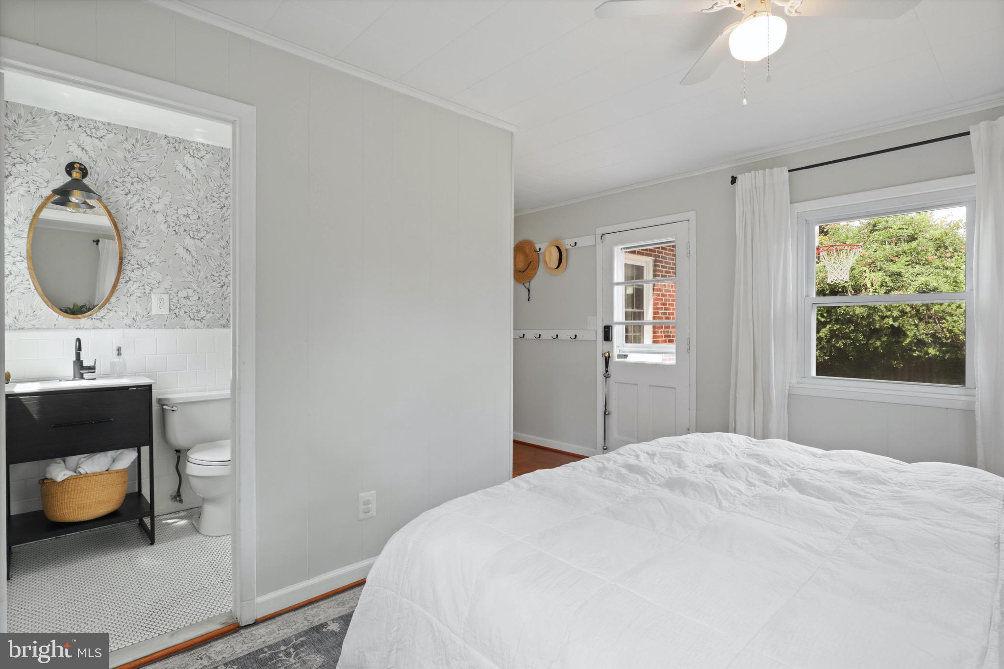 6421 S KINGS HIGHWAY