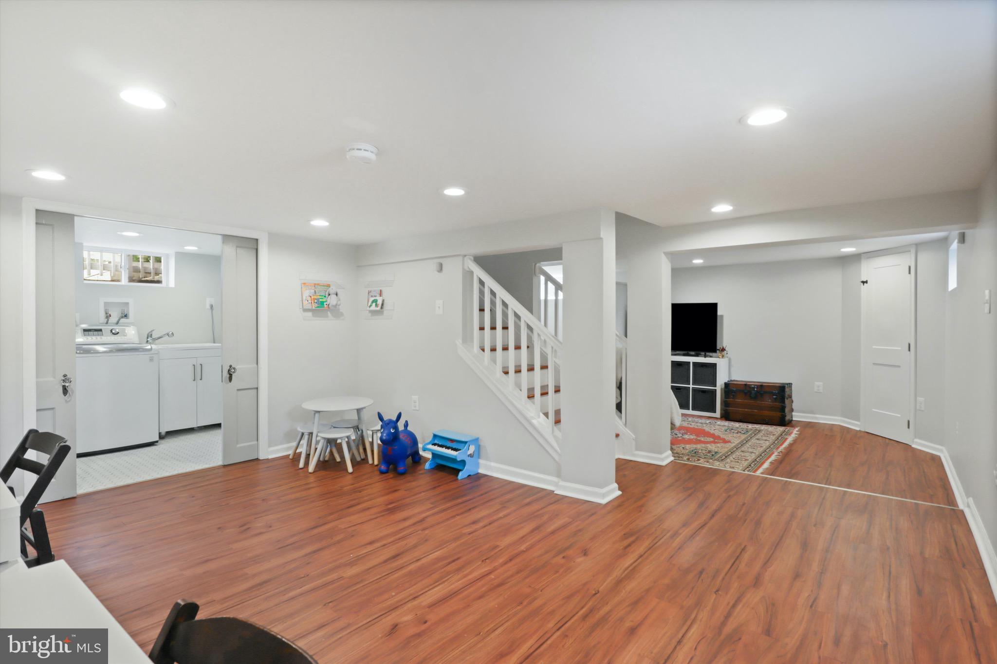 6421 S KINGS HIGHWAY