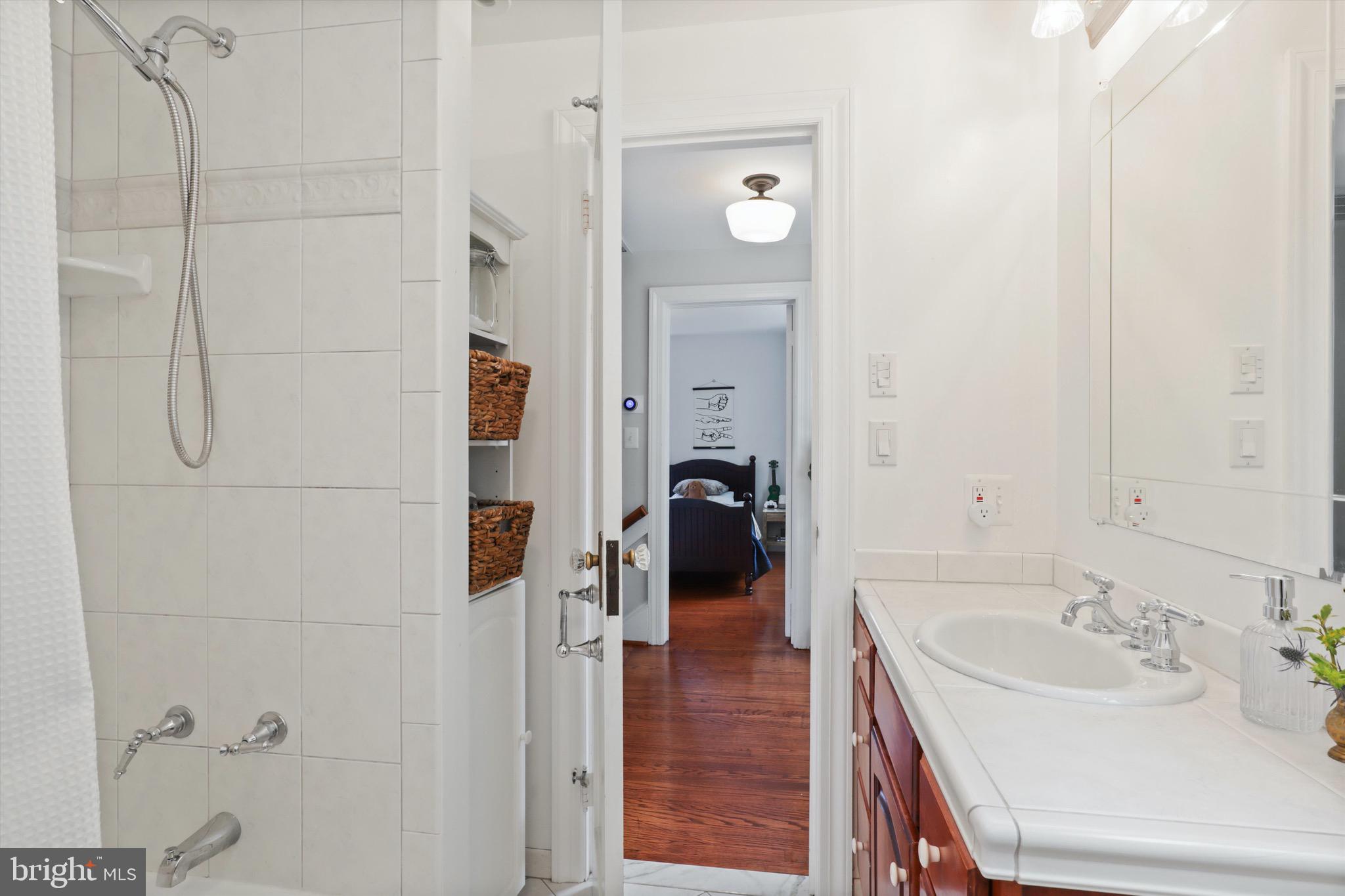 6421 S KINGS HIGHWAY