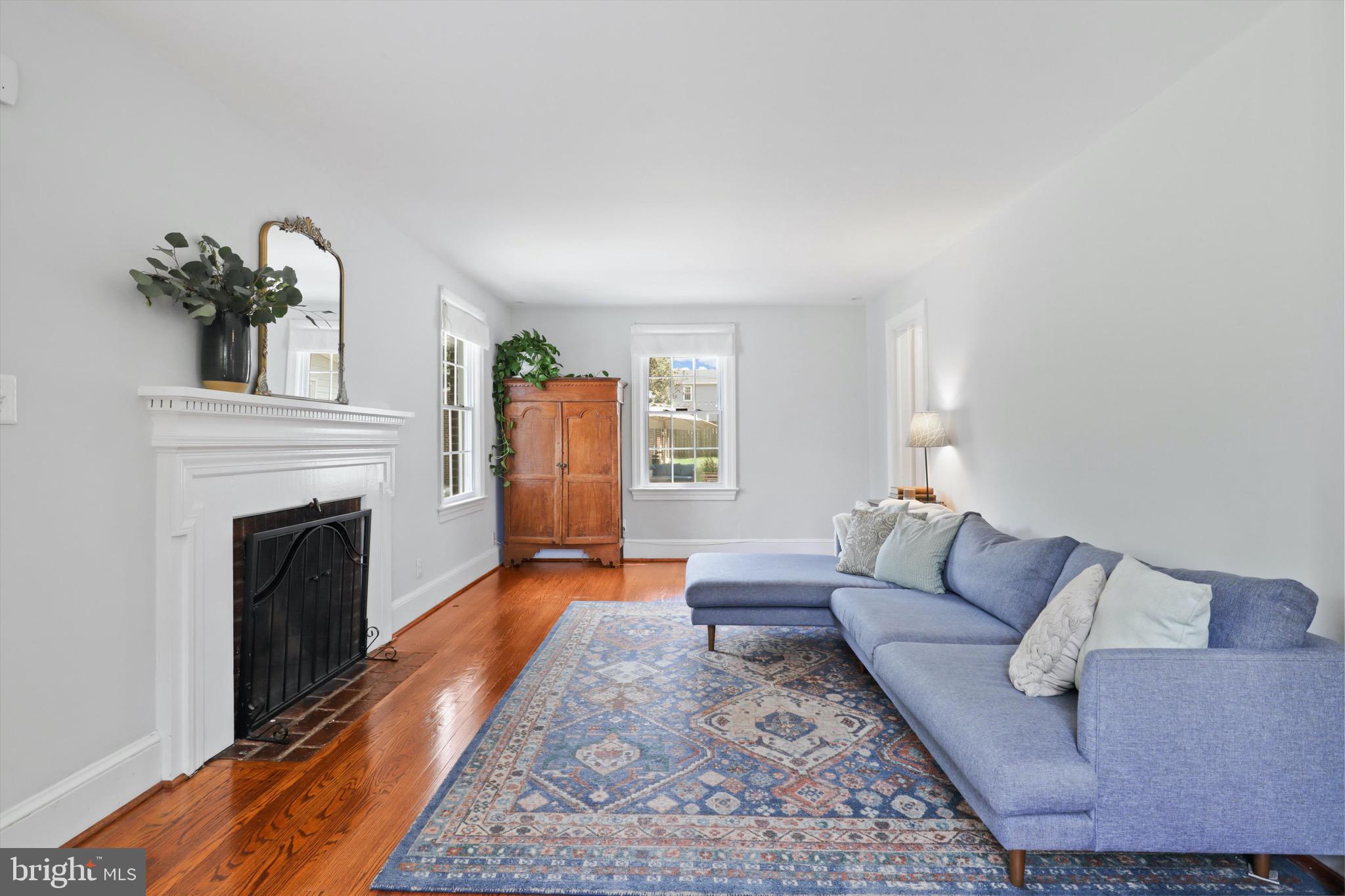 6421 S KINGS HIGHWAY