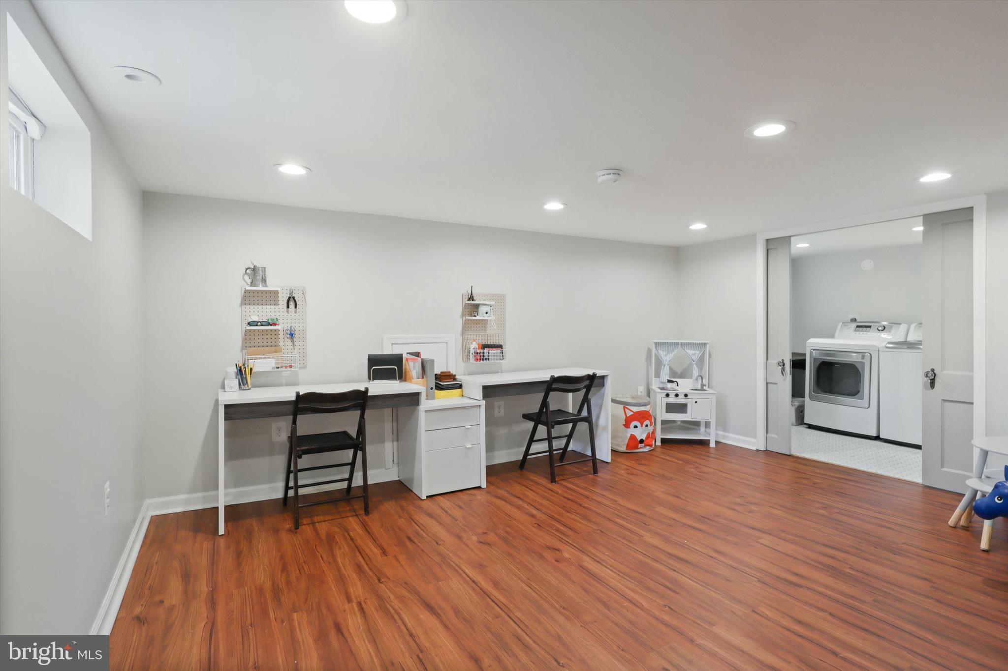 6421 S KINGS HIGHWAY