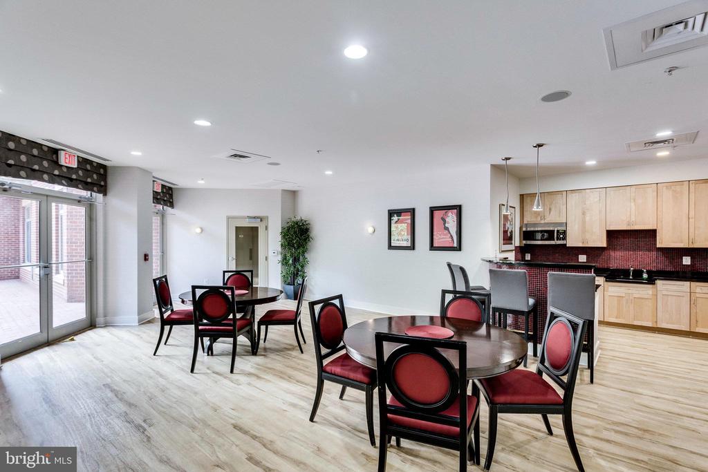 4480 MARKET COMMONS DRIVE 116