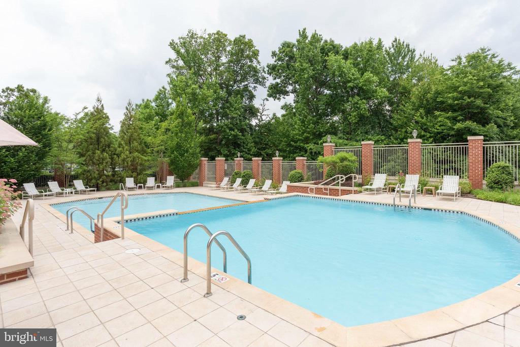 4480 MARKET COMMONS DRIVE 116