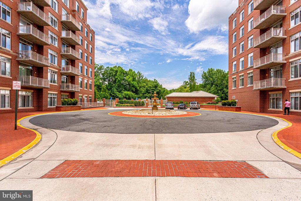 4480 MARKET COMMONS DRIVE 116