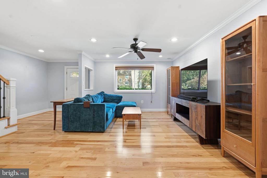 2902 JERMANTOWN ROAD Unit: 27