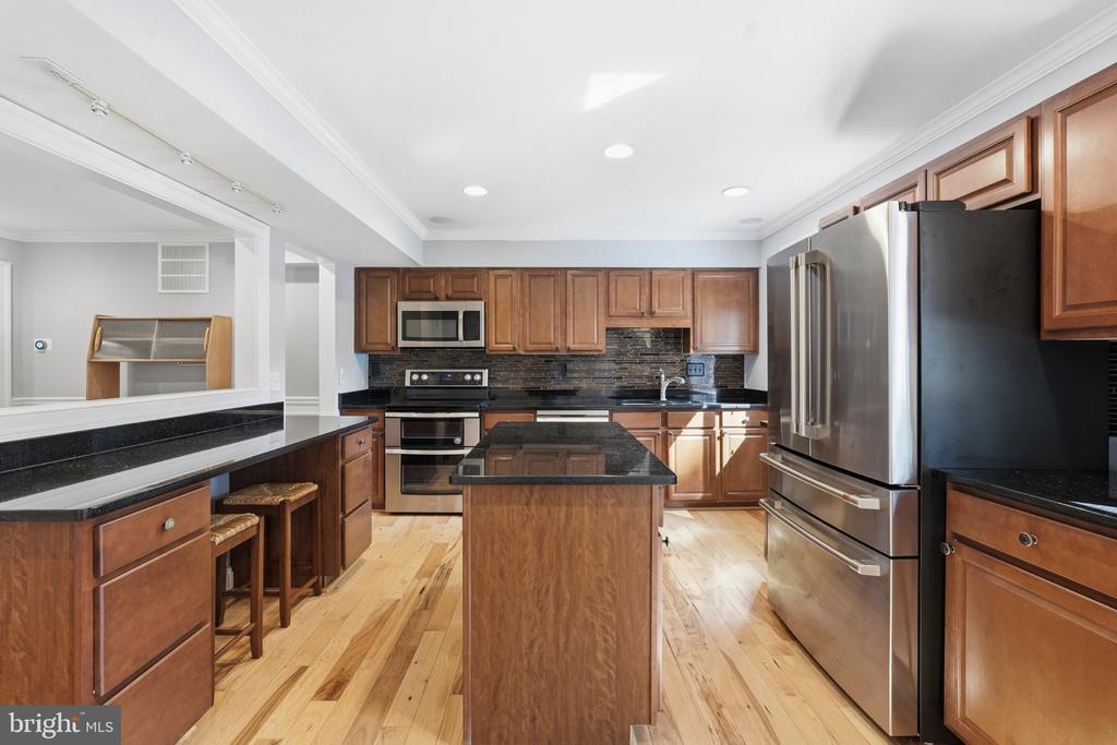 2902 JERMANTOWN ROAD Unit: 27